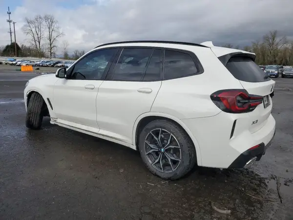 5UX53DP07N9M03842 2022 BMW X3 - Image 2