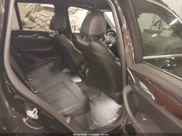 5UX53DP07N9M55505 2022 BMW X3 - Image 8