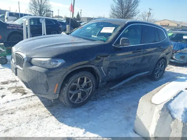 5UX53DP07N9N10549 2022 BMW X3 - Image 2