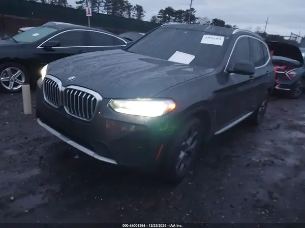 5UX53DP08N9J11794 2022 BMW X3 - Image 2