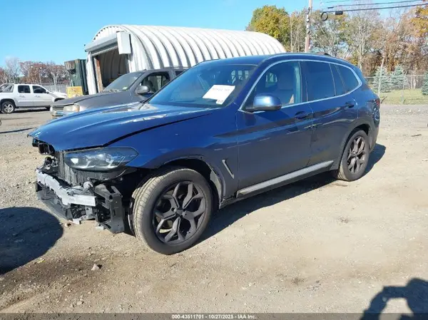 5UX53DP08N9K02323 2022 BMW X3 - Image 2