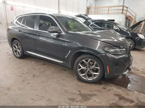 5UX53DP08N9K76258 2022 BMW X3 - Image 1