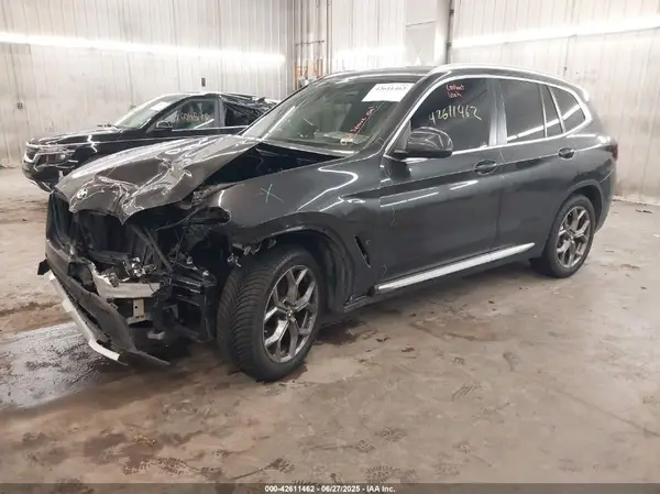 5UX53DP08N9K76258 2022 BMW X3 - Image 2