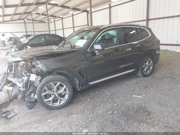 5UX53DP08P9T28202 2023 BMW X3 - Image 2