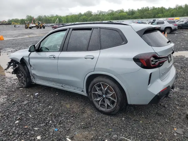5UX53DP08R9U75185 2024 BMW X3 - Image 2
