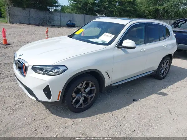 5UX53DP09N9H43593 2022 BMW X3 - Image 2