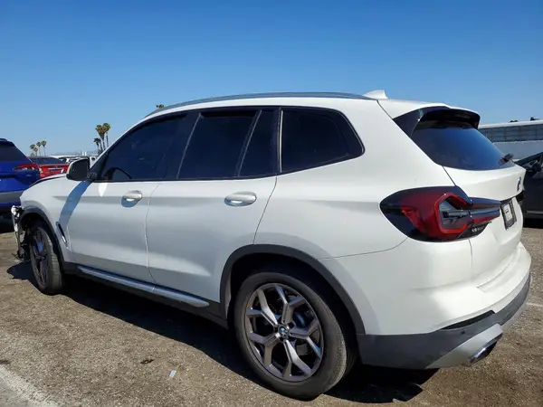 5UX53DP09N9J50006 2022 BMW X3 - Image 2