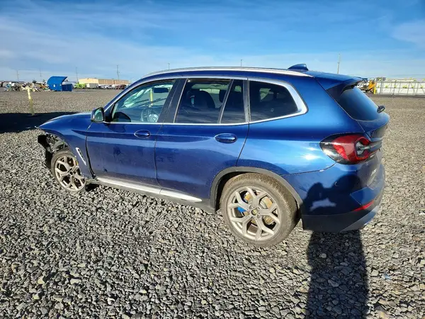 5UX53DP09N9J50135 2022 BMW X3 - Image 2