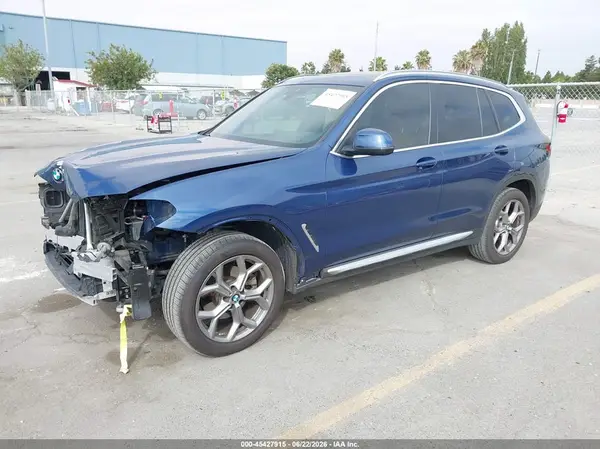 5UX53DP09N9J63466 2022 BMW X3 - Image 2