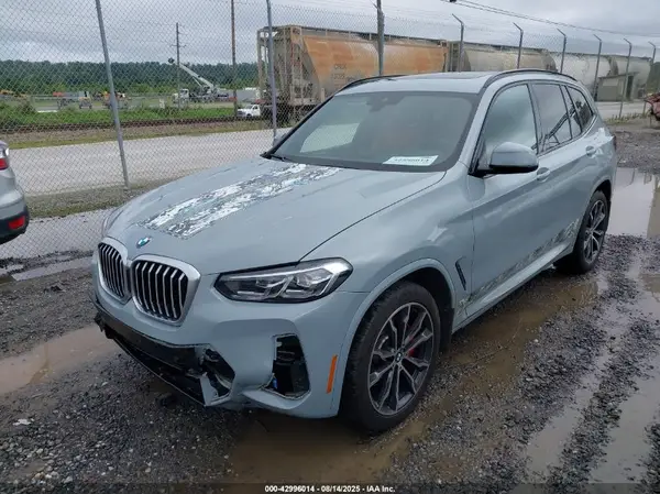 5UX53DP09N9K21463 2022 BMW X3 - Image 2