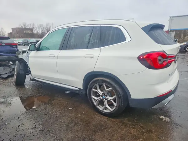 5UX53DP09N9K53734 2022 BMW X3 - Image 2