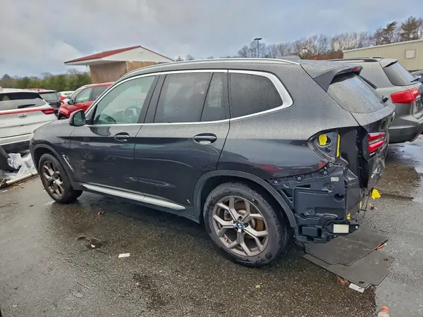 5UX53DP09N9K55032 2022 BMW X3 - Image 2