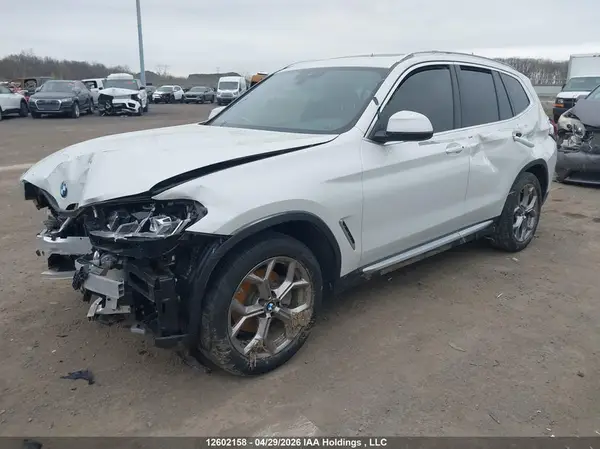 5UX53DP09N9L19313 2022 BMW X3 - Image 2