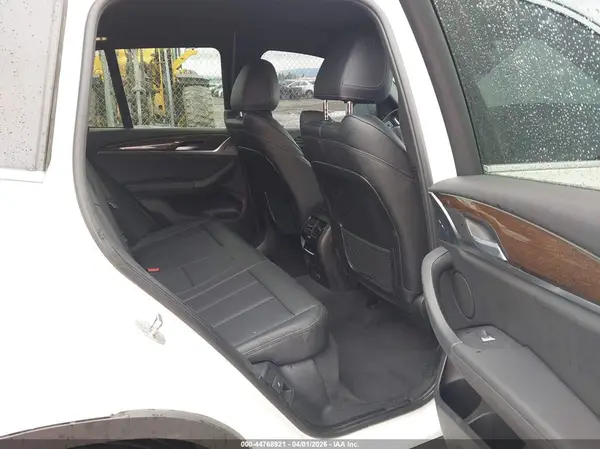 5UX53DP09N9L24463 2022 BMW X3 - Image 8