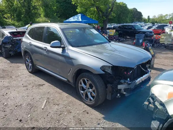 5UX53DP09R9U54829 2024 BMW X3 - Image 1