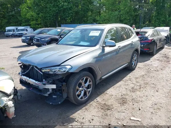5UX53DP09R9U54829 2024 BMW X3 - Image 2