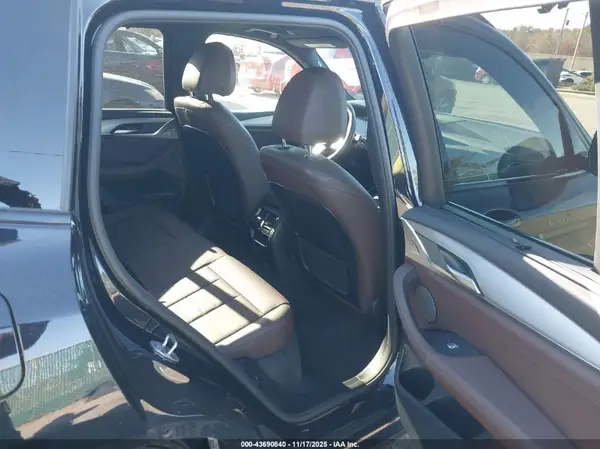 5UX53DP09R9U76197 2024 BMW X3 - Image 8