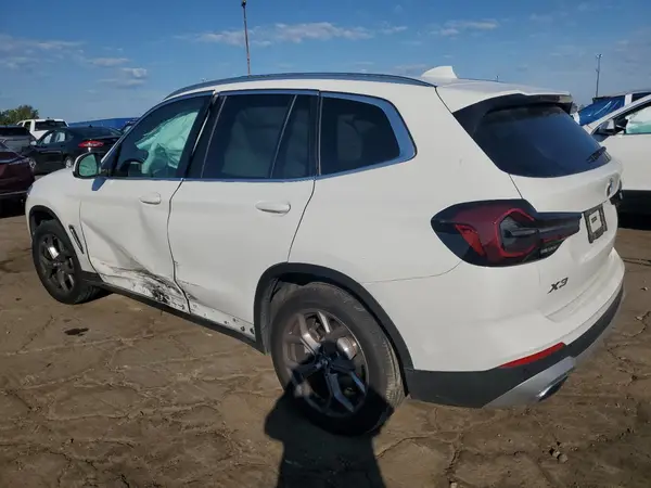 5UX53DP09R9U77592 2024 BMW X3 - Image 2