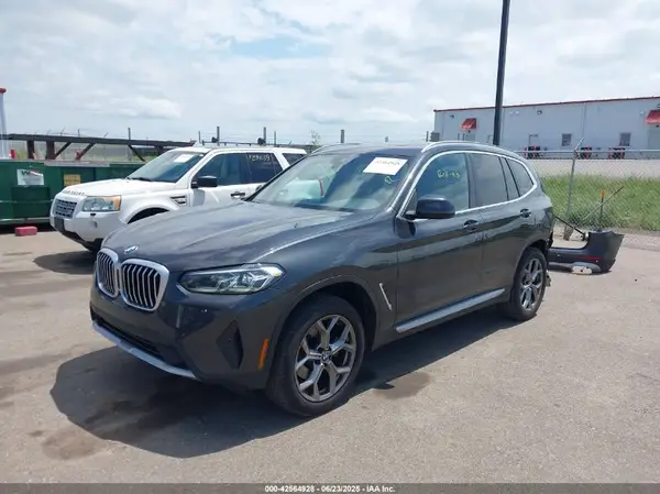 5UX53DP09R9V07657 2024 BMW X3 - Image 2
