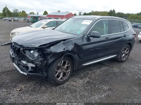 5UX53DP0XN9J20450 2022 BMW X3 - Image 2