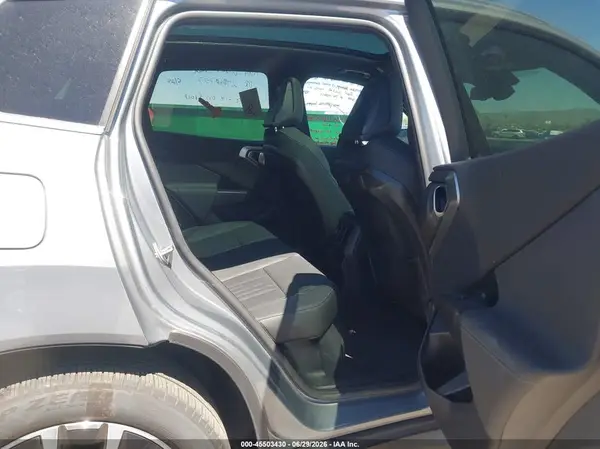 5UX53GP04T9219229 2026 BMW X3 - Image 8