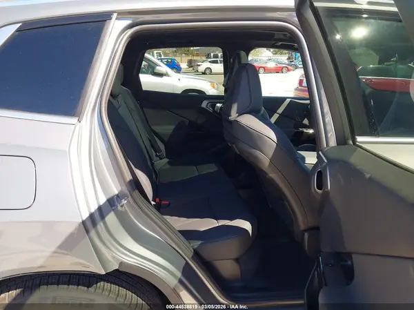 5UX53GP08T9347067 2026 BMW X3 - Image 8