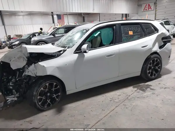 5UX53GP09S9017596 2025 BMW X3 - Image 2
