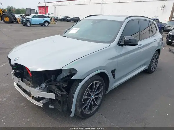 5UX83DP00N9J53695 2022 BMW X3 - Image 2