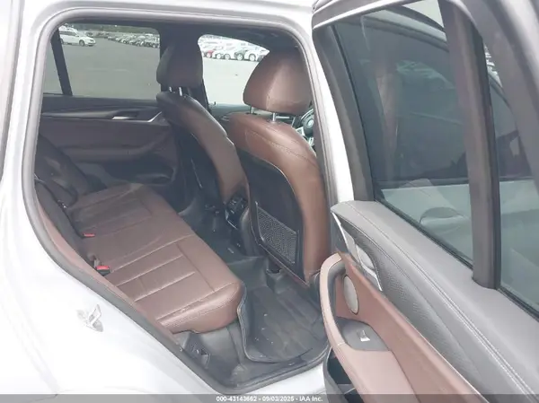 5UX83DP00N9J53695 2022 BMW X3 - Image 8
