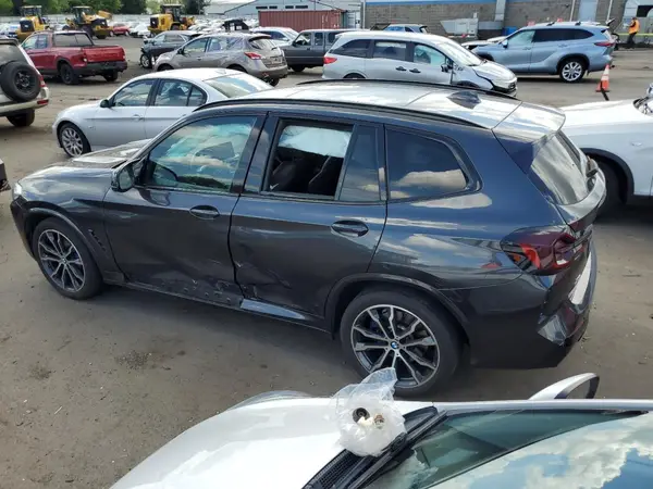 5UX83DP00N9K05715 2022 BMW X3 - Image 2