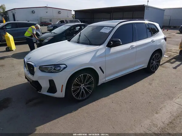 5UX83DP00R9U80989 2024 BMW X3 - Image 2
