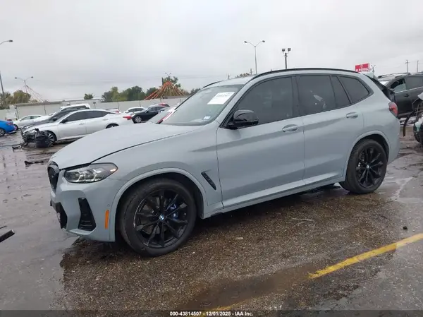 5UX83DP01R9U53381 2024 BMW X3 - Image 2