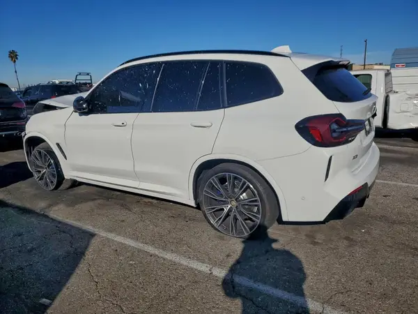5UX83DP03N9K69327 2022 BMW X3 - Image 2