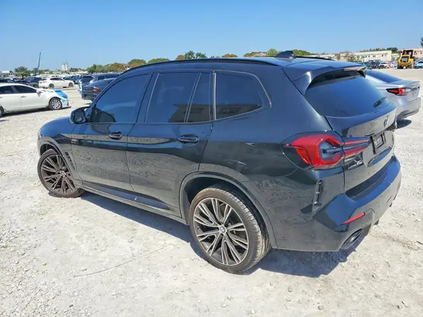 5UX83DP03P9T27018 2023 BMW X3 - Image 2
