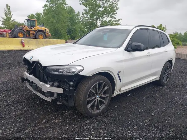 5UX83DP04N9K05992 2022 BMW X3 - Image 2