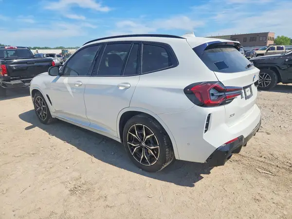 5UX83DP04N9K45697 2022 BMW X3 M - Image 2