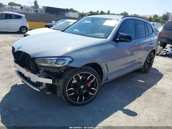 5UX83DP08N9J72852 2022 BMW X3 - Image 2
