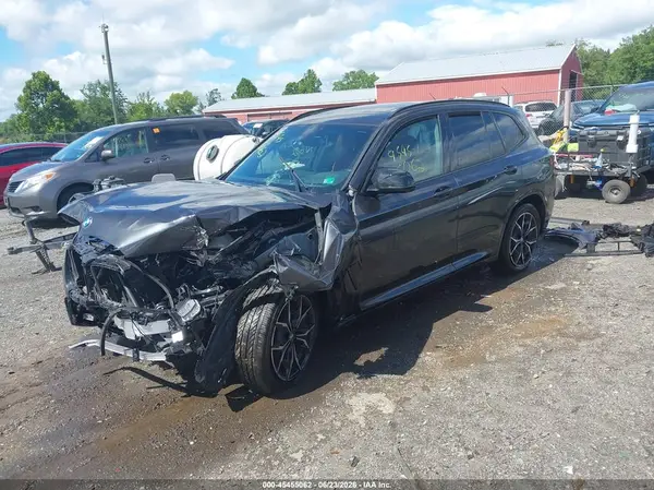 5UX83DP08R9U09264 2024 BMW X3 - Image 2