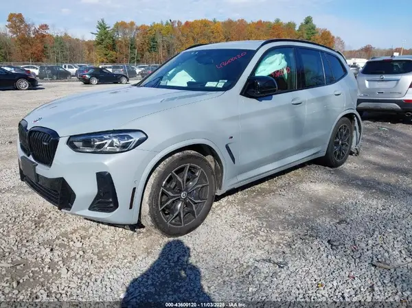 5UX83DP09N9L00032 2022 BMW X3 - Image 2