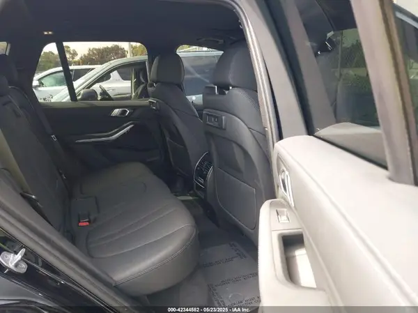 5UXCR4C00M9G16516 2021 BMW X5 - Image 8