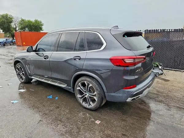 5UXCR4C02L9B52045 2020 BMW X5 - Image 2