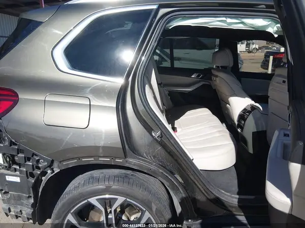 5UXCR4C02LLE30297 2020 BMW X5 - Image 8