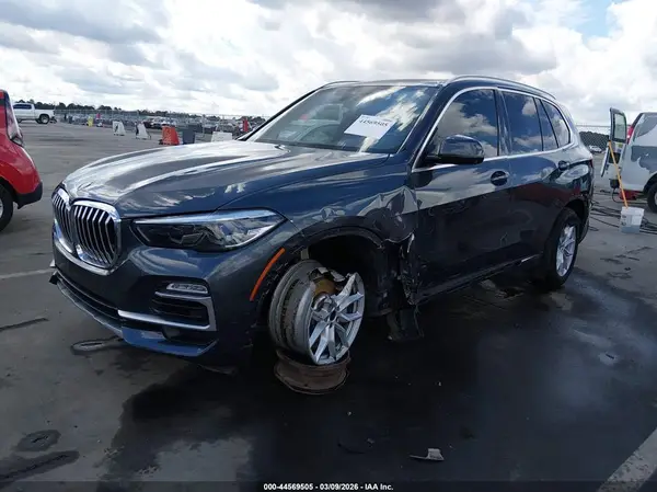 5UXCR4C02LLE30865 2020 BMW X5 - Image 2