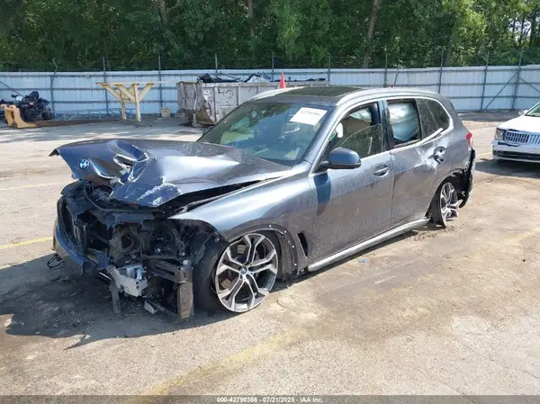 5UXCR4C02LLT19035 2020 BMW X5 - Image 2