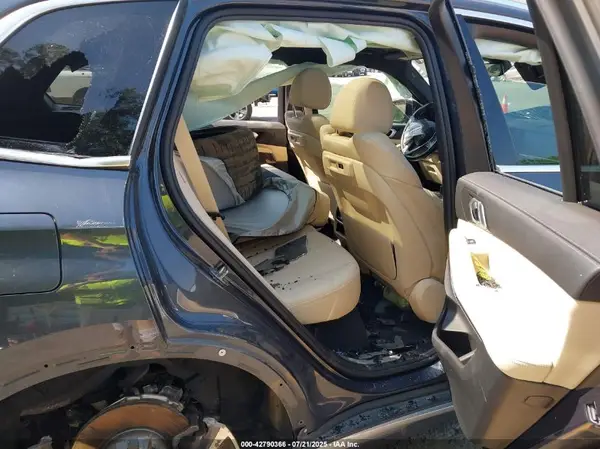 5UXCR4C02LLT19035 2020 BMW X5 - Image 8