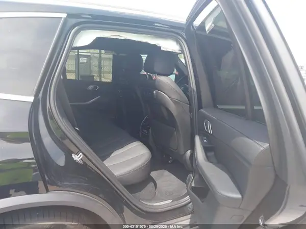 5UXCR4C02M9F77640 2021 BMW X5 - Image 8
