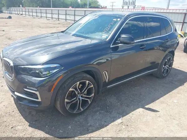 5UXCR4C02M9G70982 2021 BMW X5 - Image 2