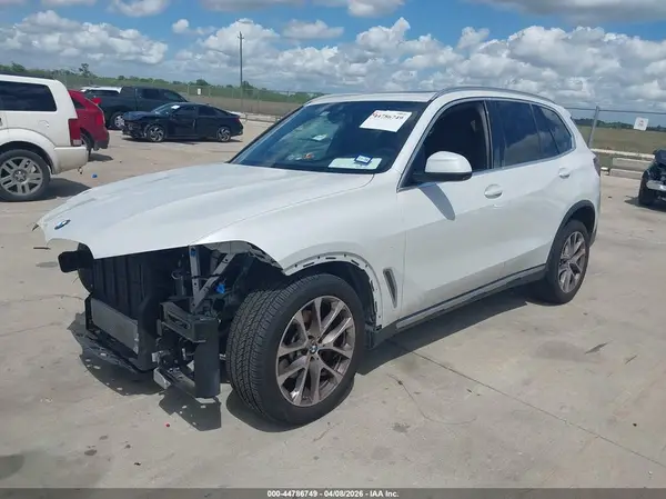 5UXCR4C02N9K24314 2022 BMW X5 - Image 2