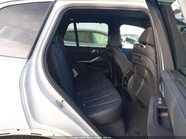5UXCR4C02N9M22228 2022 BMW X5 - Image 8