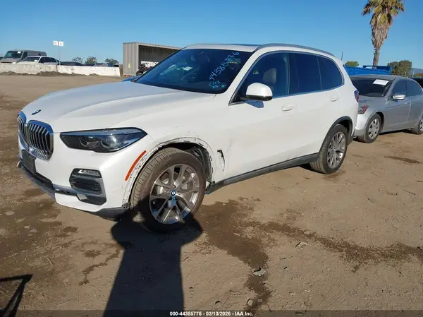 5UXCR4C03L9B30913 2020 BMW X5 - Image 2